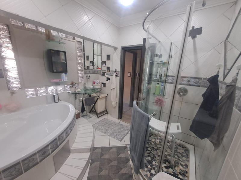 3 Bedroom Property for Sale in Vaalpark Free State